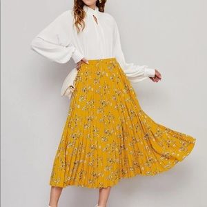 SHEIN floral pleated skirt